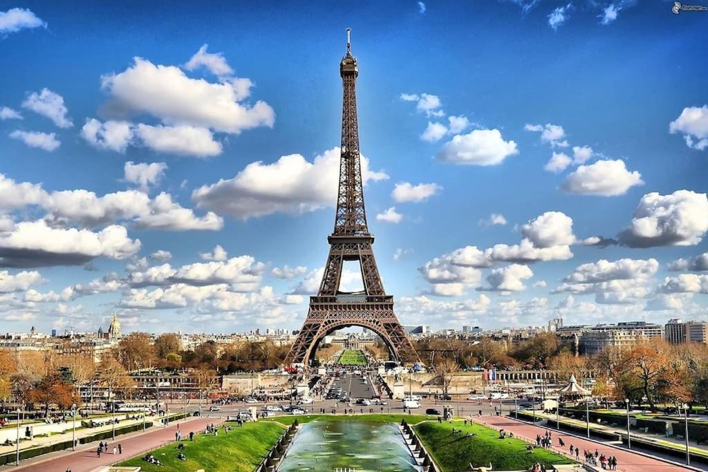 World Of Lovers *Paris*Disney* Биси Сен Жорж Екстериор снимка